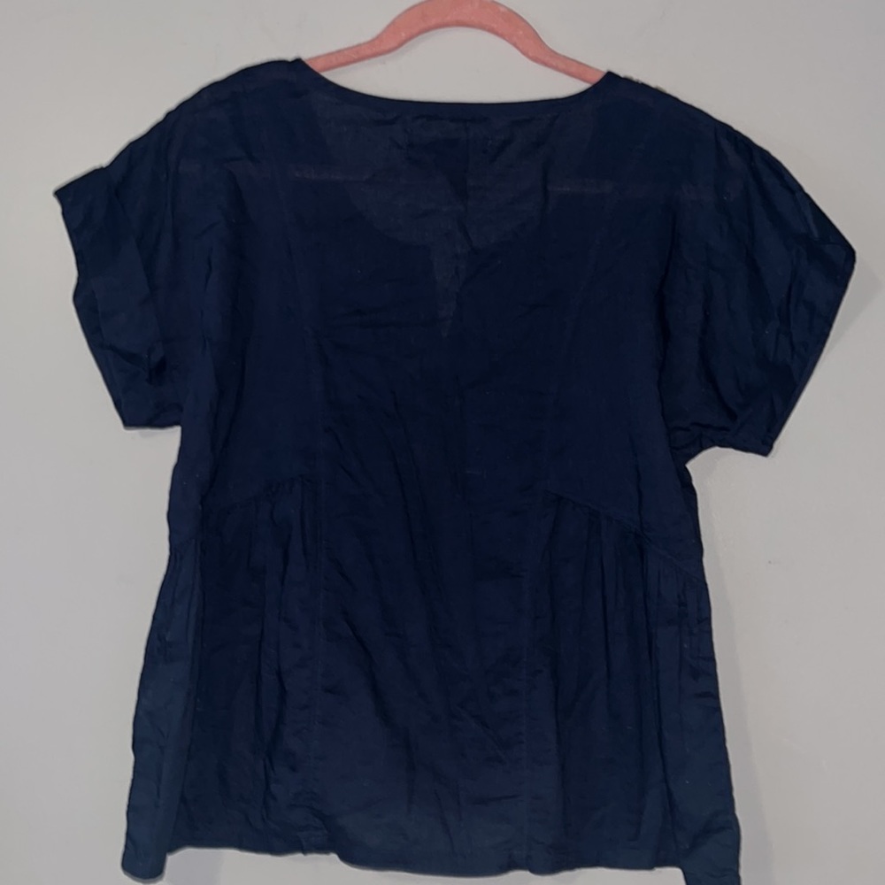 Women's Calvin Klein Jeans Navy Blouse XS Never Worn Embroidered V-Neck Detail - Picture 3 of 4